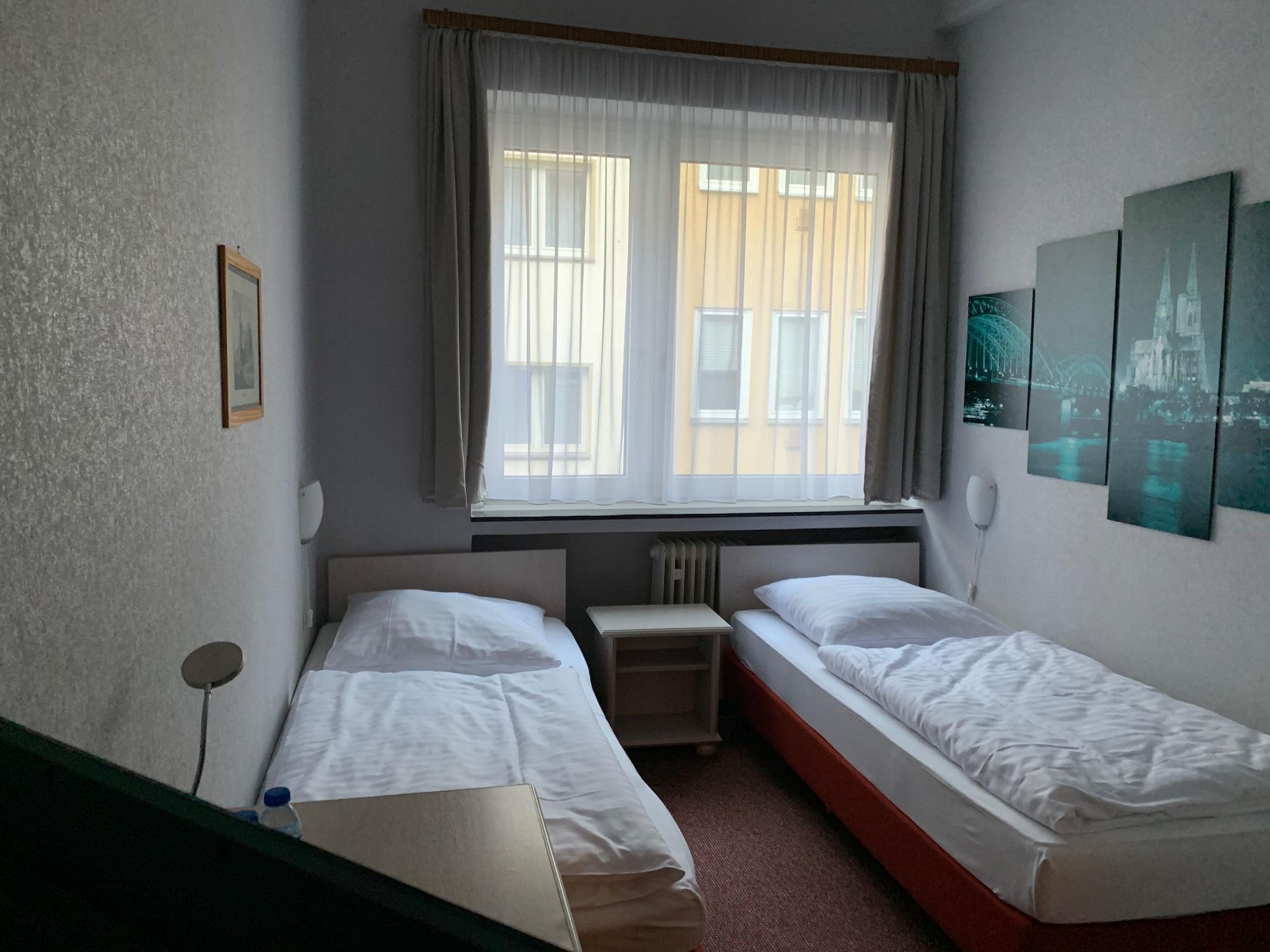 Hotel Berg Cologne Extérieur photo