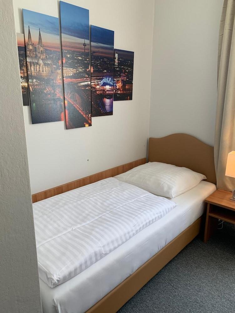Hotel Berg Cologne Extérieur photo