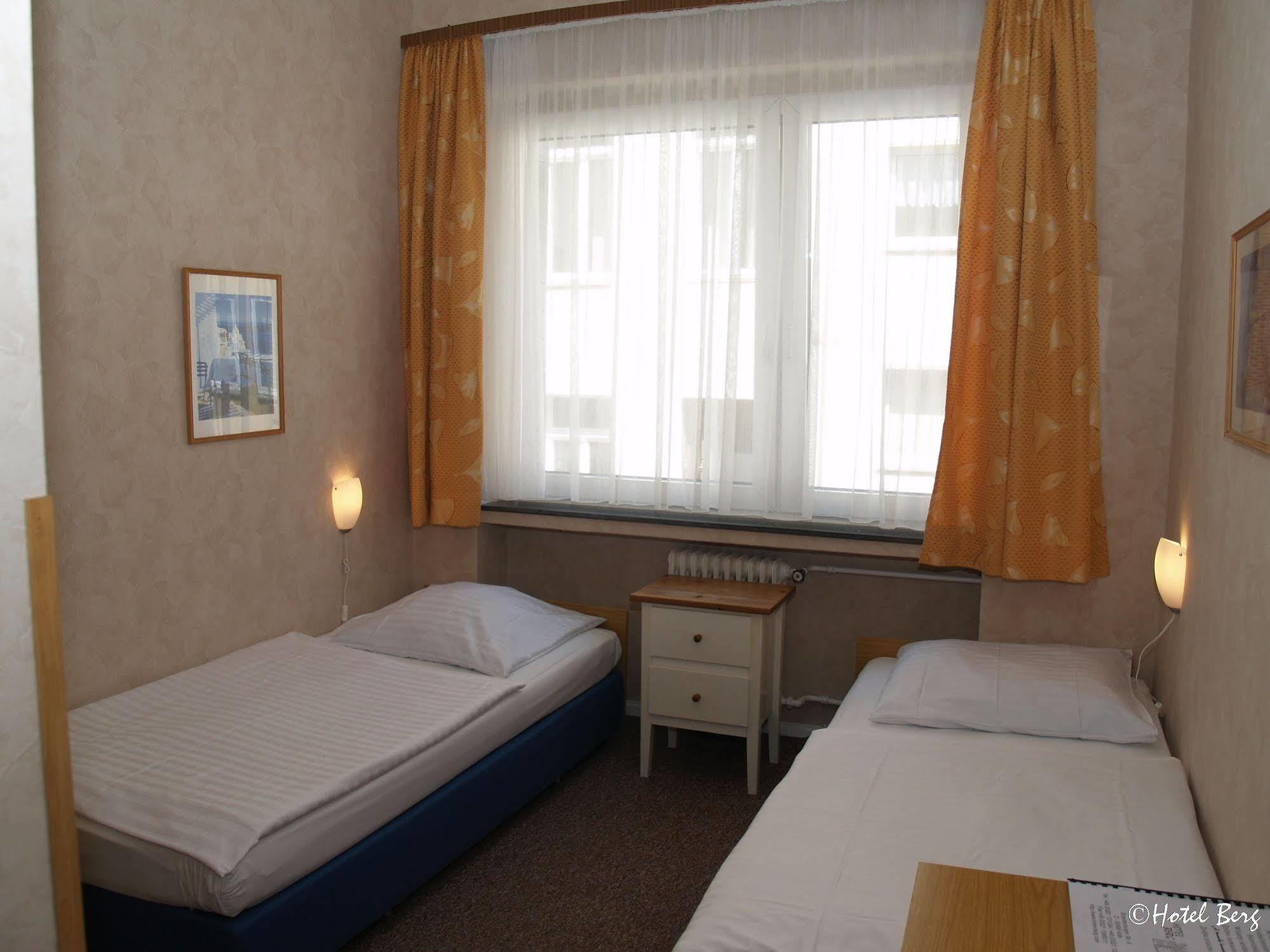 Hotel Berg Cologne Extérieur photo