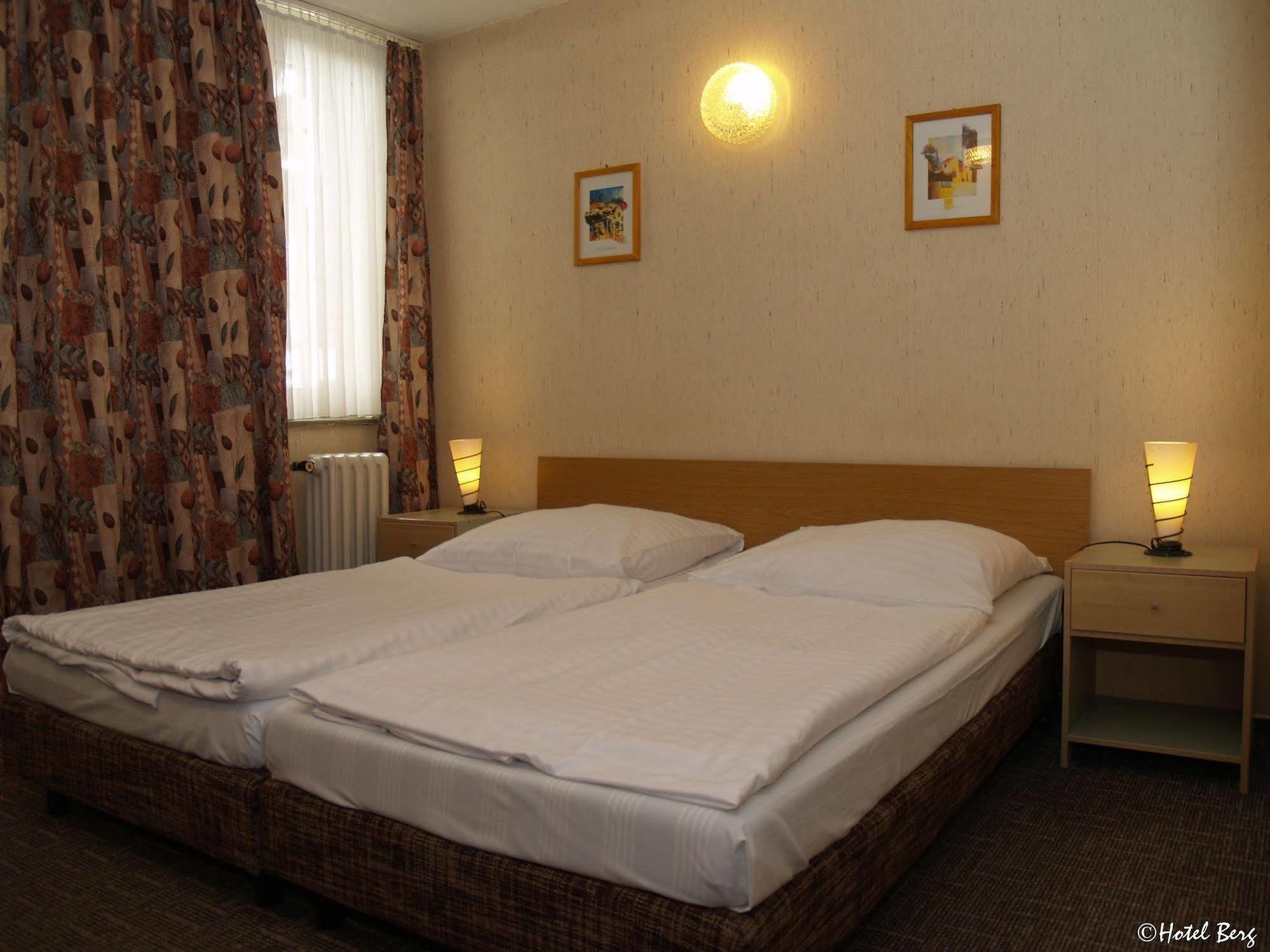 Hotel Berg Cologne Extérieur photo