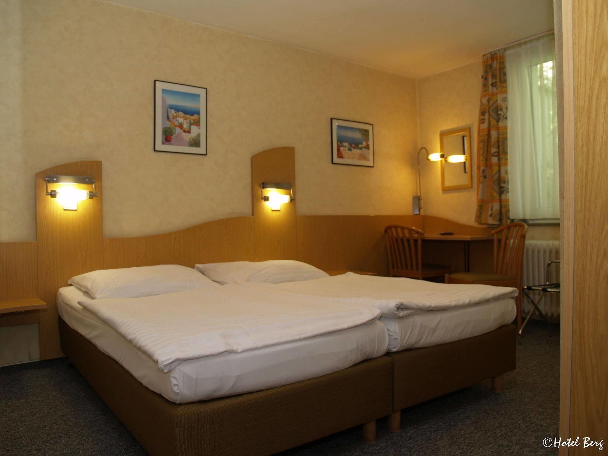 Hotel Berg Cologne Extérieur photo